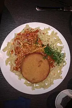 Jägerschnitzel DDR mit Tomatensauce und Spirellinudeln