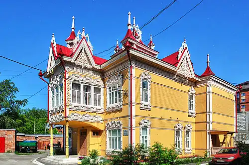 Das Haus mit Feuervögeln - Дом с жар-птицами