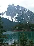 Der Emerald Lake mit dem Mount Burgess