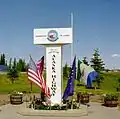 Ende des Alaska Highway mit Hinweisschild in Delta Junction / Alaska