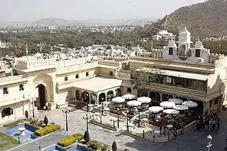 Hotelrestaurant vor Museumseingang