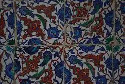 Fliesenschmuck im Hof der Eyüp Camii
