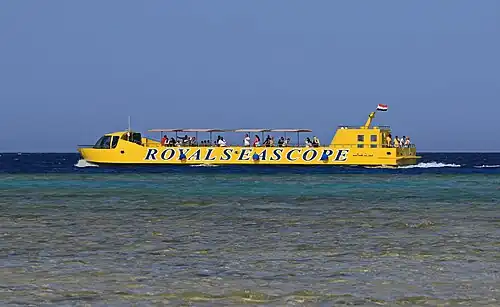 Ausflug mit einem Glasbodenboot