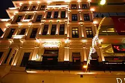 Mondäne Fassade an der Istiklal Caddesi
