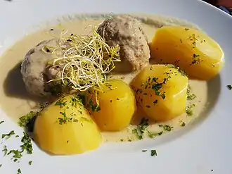 Königsberger Klopse mit Salzkartoffel