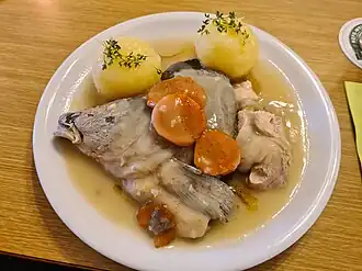 Karpfen mit Klößen