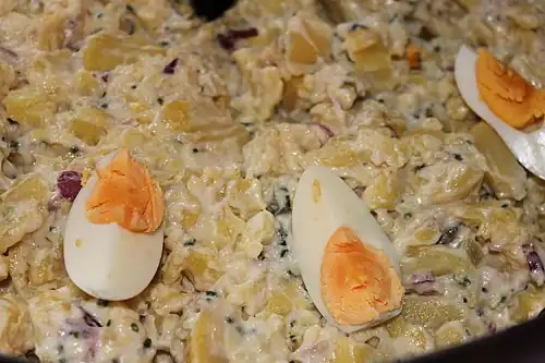 Kartoffelsalat mit Mayonnaise