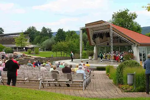 Seebühne mit Blaskapelle