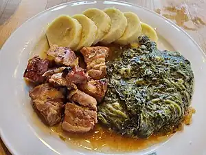 Moravský vrabec mit Kartoffelknödel