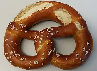 Laugenbreze mit groben Salz