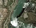 Satellitenbild der Niagarafälle.