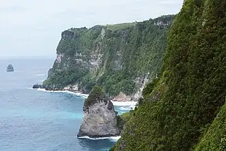 Felsklippen bei Nusa Penida