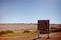 Die Kreuzung von Oodnadatta Track und Birdsville Track in Marree