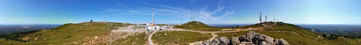 Sendeanlage auf dem höchstem Berg an der Algarve in Portugal: Fóia, deren Betrieb Ende Juli 2024 eingestellt wurde.