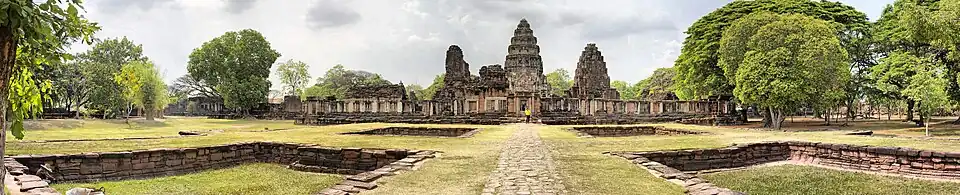 Panoramablick vom südlichen Gopuram auf das Zentralheiligtum