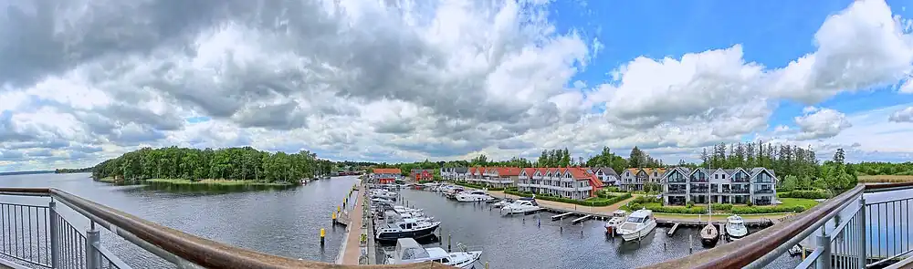 Blick vom „Leuchtturm“ auf den Fischerhafen