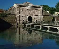 Peschiera del Garda: Porta Verona und Wassergraben