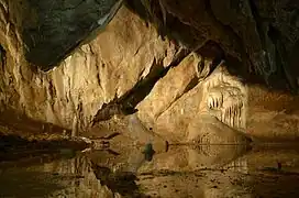 Unterirdischer See in den Punkva-Höhlen