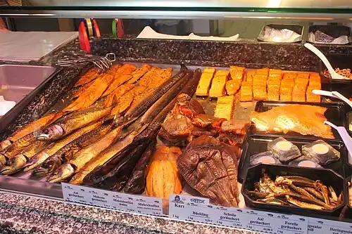 Räucherfisch in der Auslage