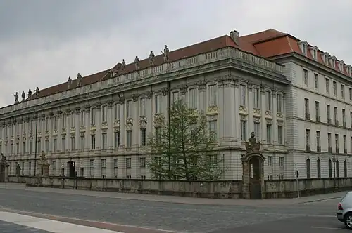 Die Hauptfassade der Residenz