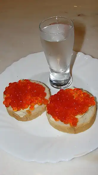 „Wodka trinkt man pur und kalt!“