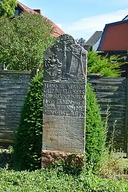 Grabmal auf dem Gemeindefriedhof