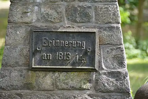 Gedenktafel am Kugeldenkmal