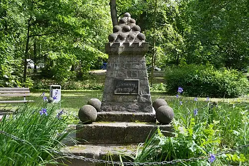Kugeldenkmal zum Andenken an die Belagerung und schwere Beschießung der Festung Glückstadts 1813/14