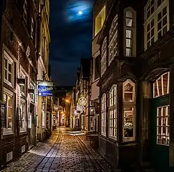 Viele sehenswerte alte Bauwerke liegen im Schnoorviertel.