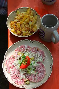 Sülze mit Bratkartoffeln im Schwanenkeller