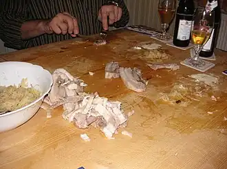 Es wird vom Brett gegessen