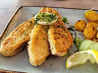 Skantjes mit Bratkartoffeln