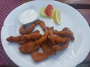 Smažené kapří hranolky - frittierte Karpfenstreifen mit Remoulade