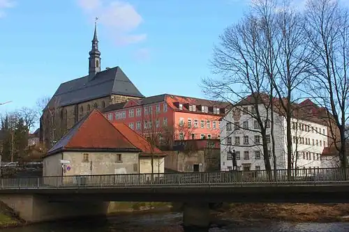 Blick vom Weißen Main auf die Stiftskirche