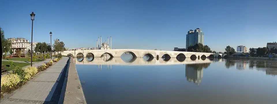 Die Taş Köprü in Adana