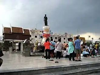 Thao Suranaree Statue