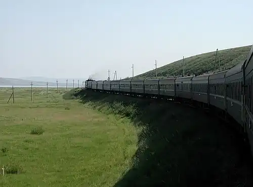 Die Transsibirische Eisenbahn in der Steppe, Baikal-See