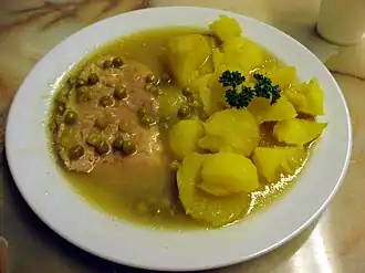 Vepřový plátek s hrachem a bramborama - Schweinesteak mit Erbsen und Kartoffeln