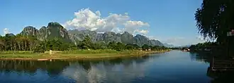 Landschaft bei Vang Vieng