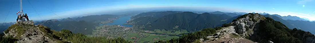 Das Tegernseer Tal vom Wallberg aus gesehen