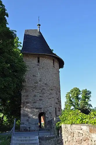 Halbschalenturm