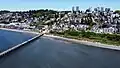 Die weißen Felsbrocken am Strand der Straße von Georgia geben der Stadt White Rock ihren Namen